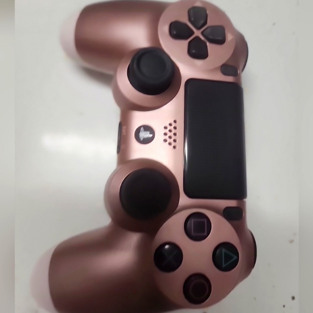 PS4 Dual Shock Controller - Picture 3 of 3